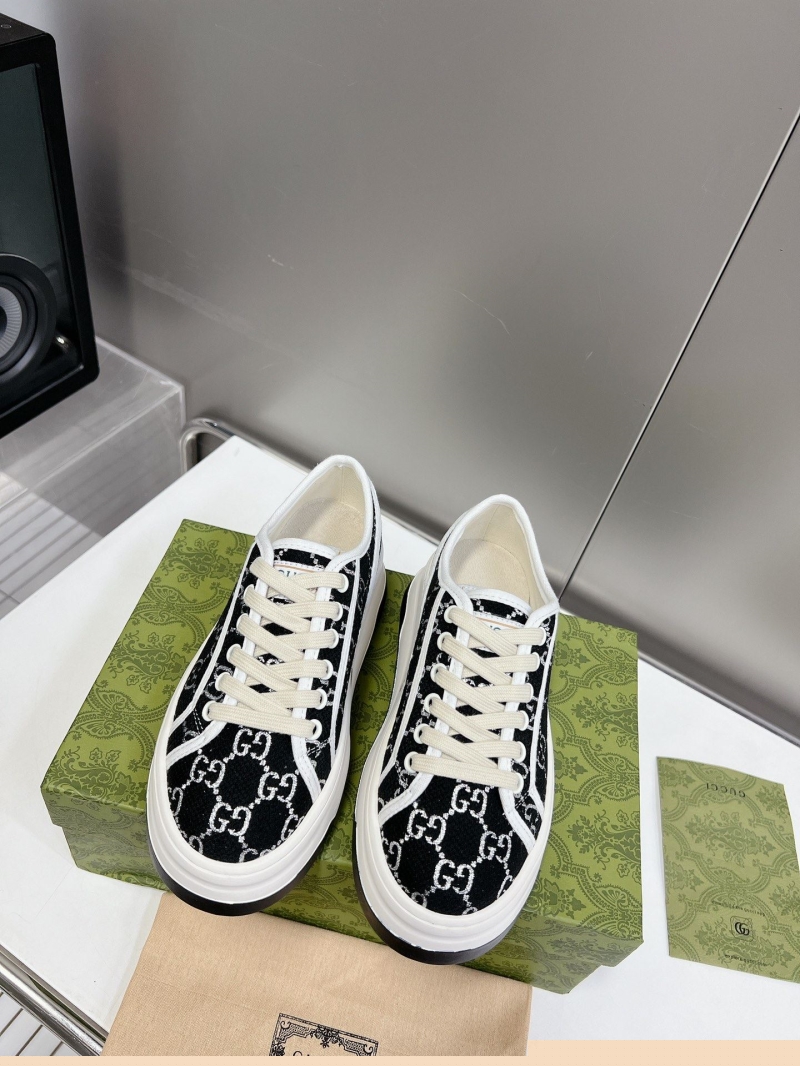 G*u*i casual shoes